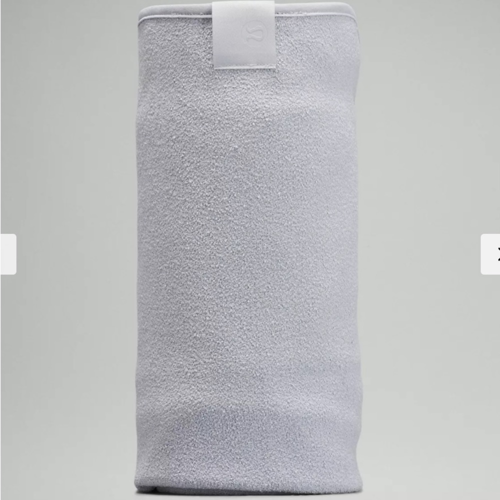 Lululemon Yoga Mat Towel with Grip - Hail